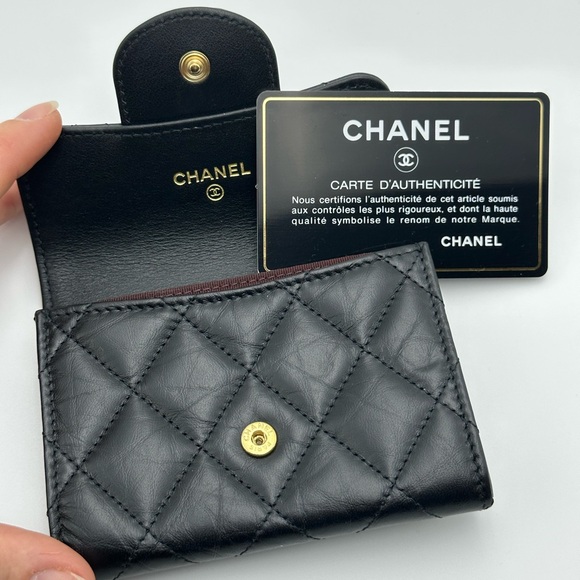CHANEL Quilted Leather Flap Card Holder & Authenticity card - Picture 3 of 4
